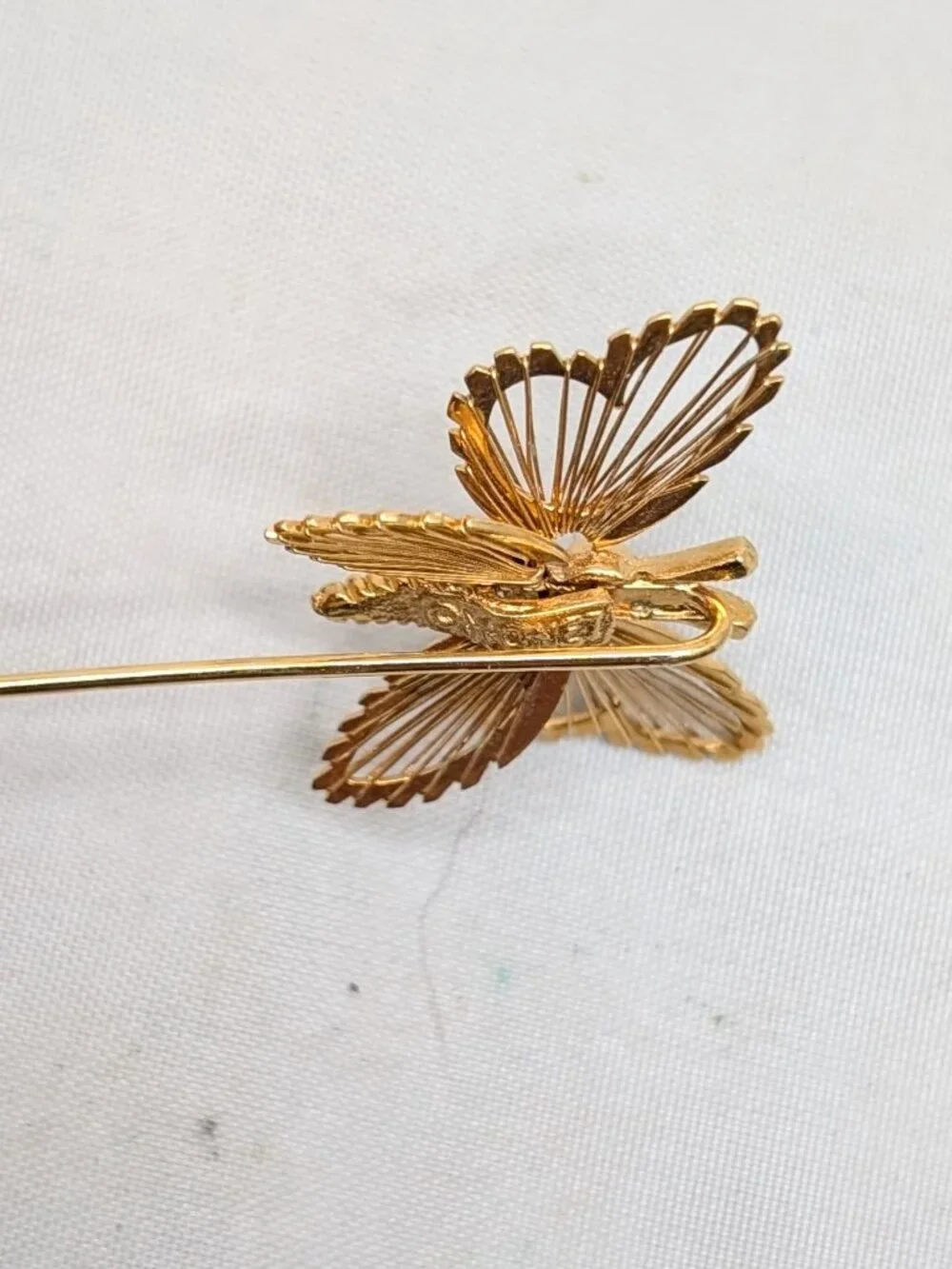 Monet goldtone wired